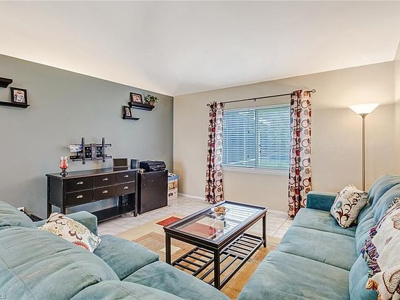 5th image of 1412 SW 27th Ter