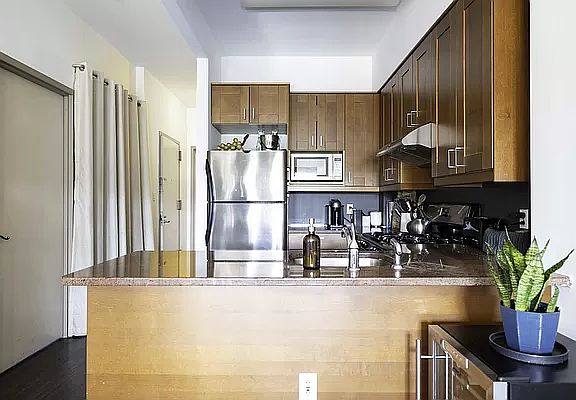 4th image of 87 Bowery APT 702