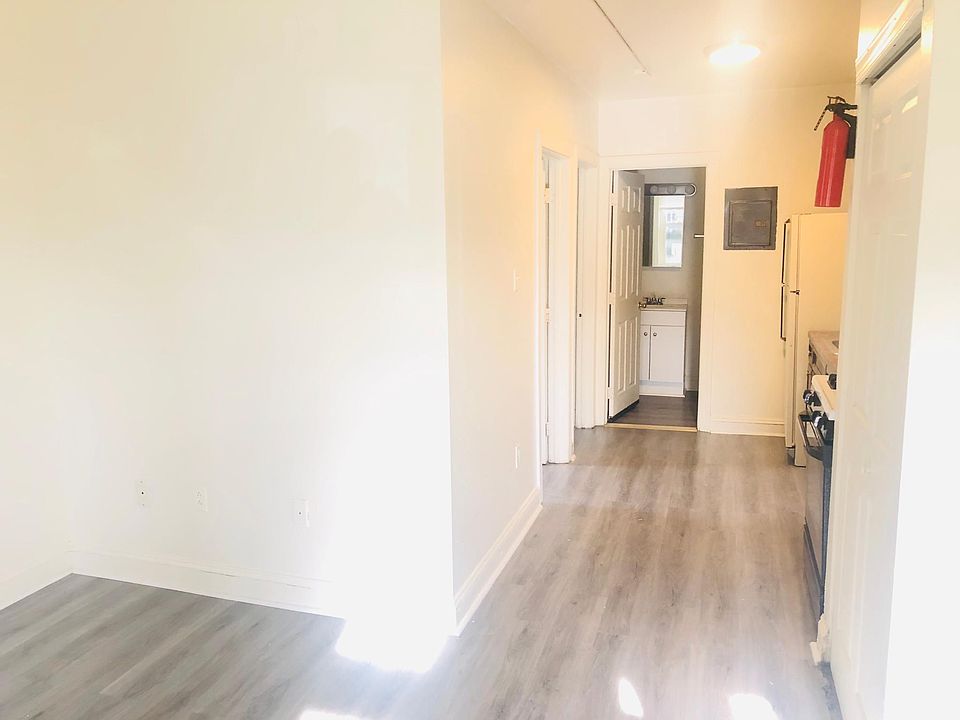 2nd image of 115 N 3rd St #6