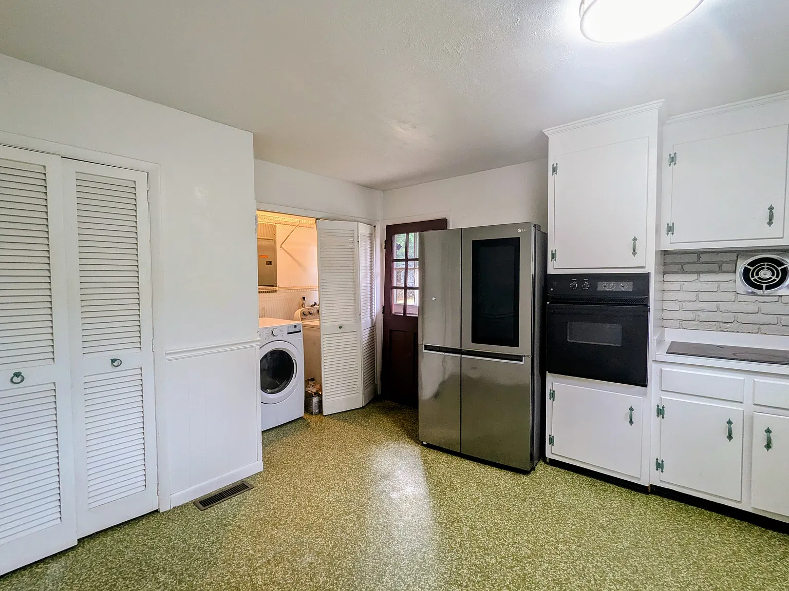 3 bed, 1362 sqft, $2,375 — Photo 3