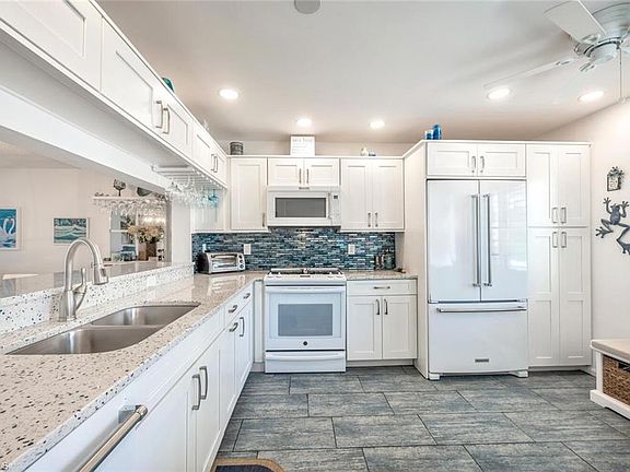 2nd image of 5733 Deauville CIR #G-204
