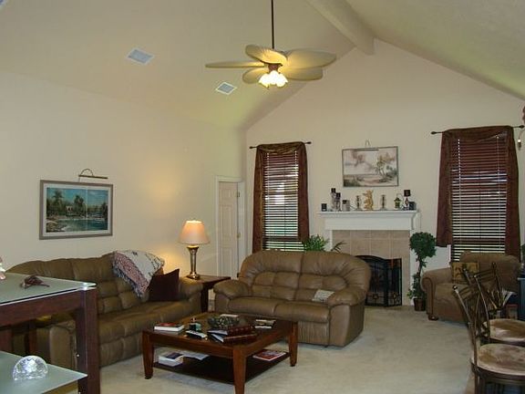 3rd image of 470 Harbor Oaks Dr