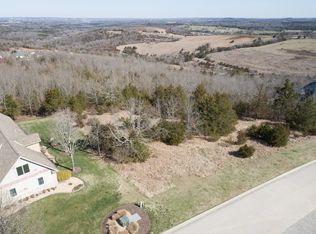 192 Forest Oak Dr, Hollister, MO 65672