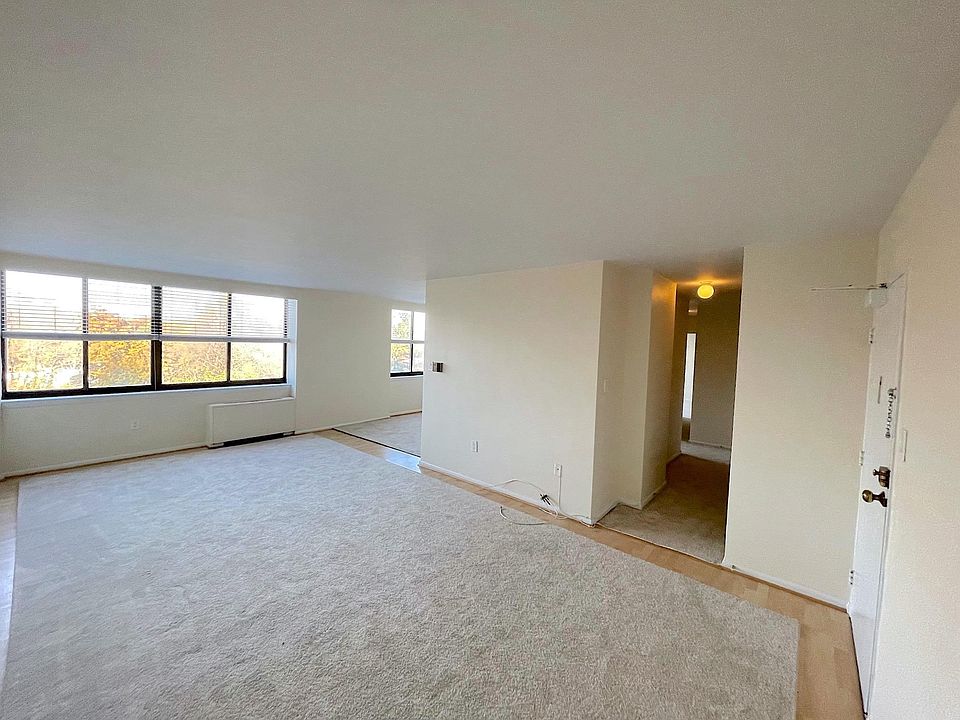 1st image of 4301 N Lorcom Ln #503