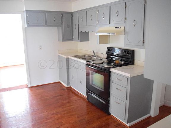 4th image of 2107 N Floyd Avenue