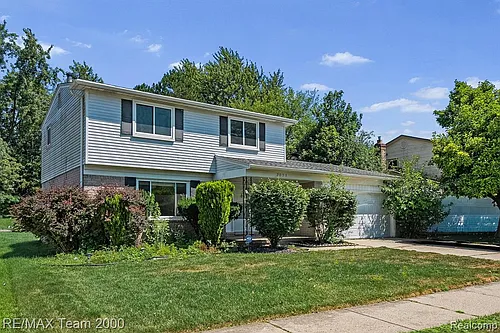 2053 Brookfield St Photo 1
