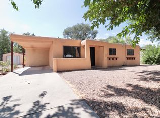 3920 Calle Del Prado SW, Albuquerque, NM 87105