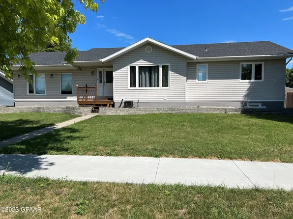 441 3rd Ave SE, East Grand Forks, MN 56721