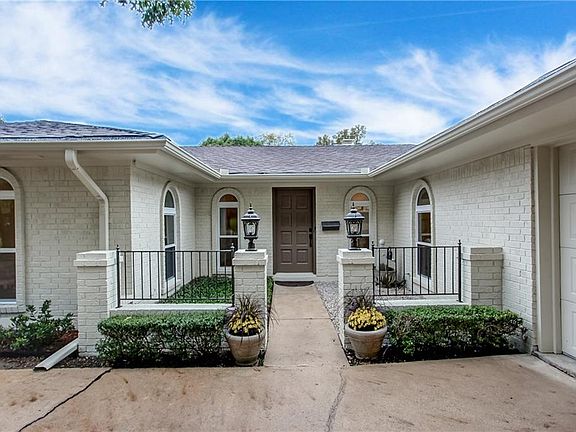 3rd image of 4228 Dawn Dr