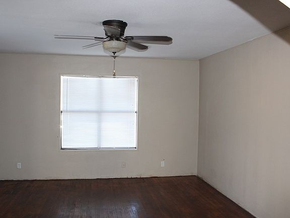3rd image of 803 N Kansas St