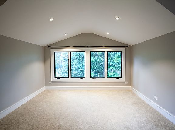 5th image of 9522 Greenwood Dr