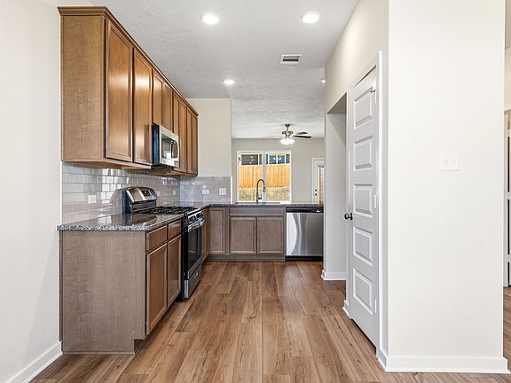 5th image of 1414 Whitney Ln