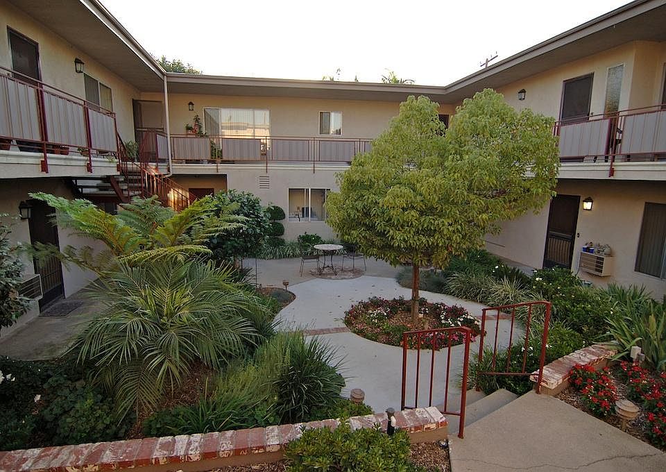 2nd image of 6235 Comstock Ave #2