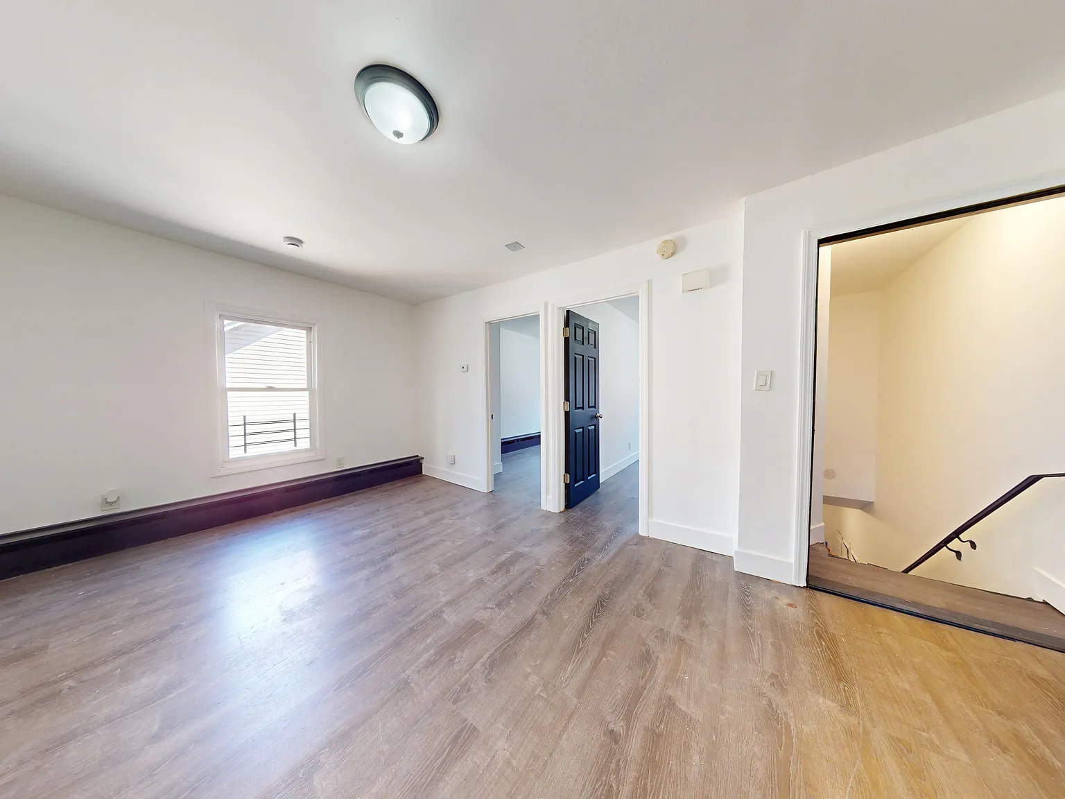3 bed, 801 sqft, $3,500 — Photo 2