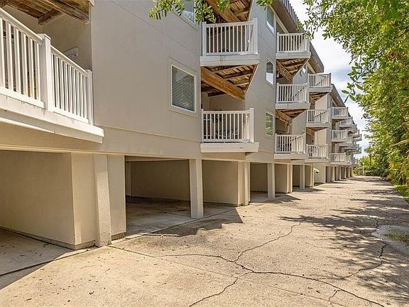 4th image of 1524 Wood Ave Unit 214