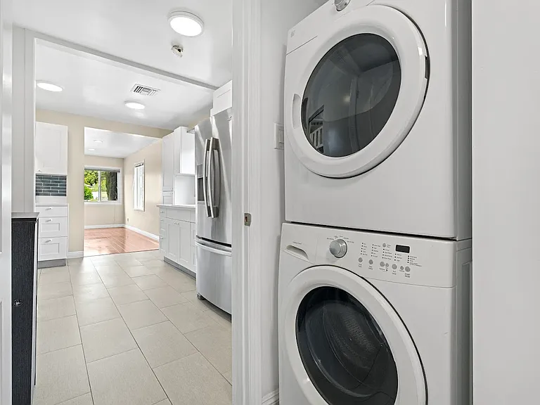 426 Santa Paula Ave — Photo 30
