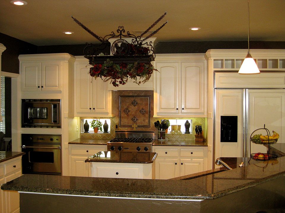 2nd image of 2910 Lakeside Dr
