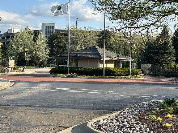3rd image of 1 Oak Brook Club Dr APT A105