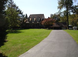 11301 Georgetown Pike, Great Falls, VA 22066