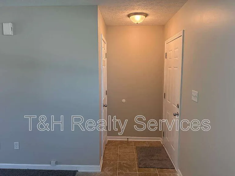 8151 Firefly Way — Photo 4