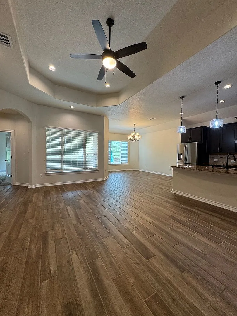 3 BR/2BA | Single Family Home | 1-Car Garage Parking | Fenced backyard — Photo 3