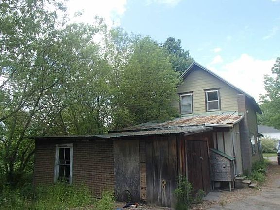 2nd image of 26 Larnard St