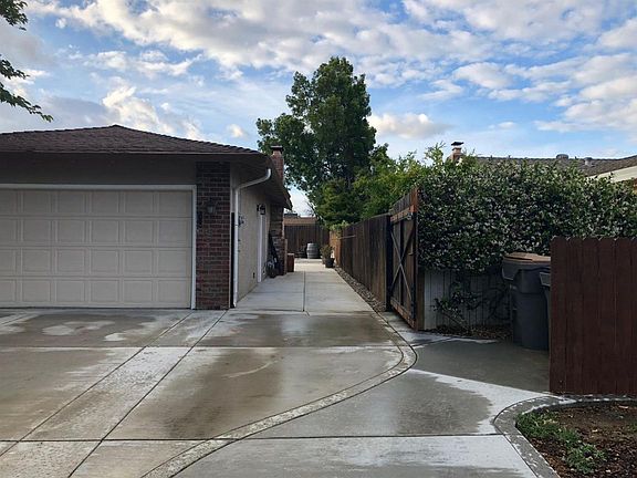 4th image of 9 Miramonte Dr
