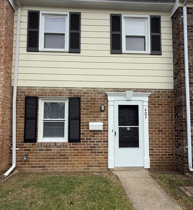 407 Olde Greenwich Cir