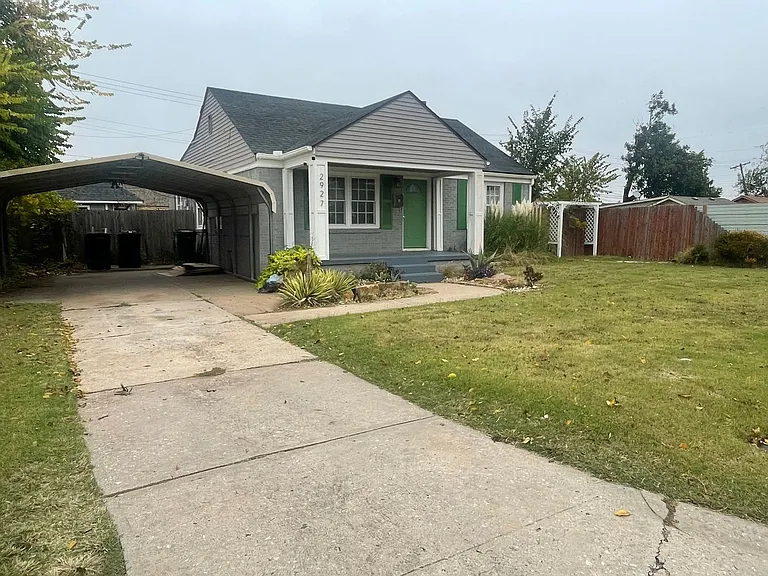 2927 NW 22nd St — Photo 2