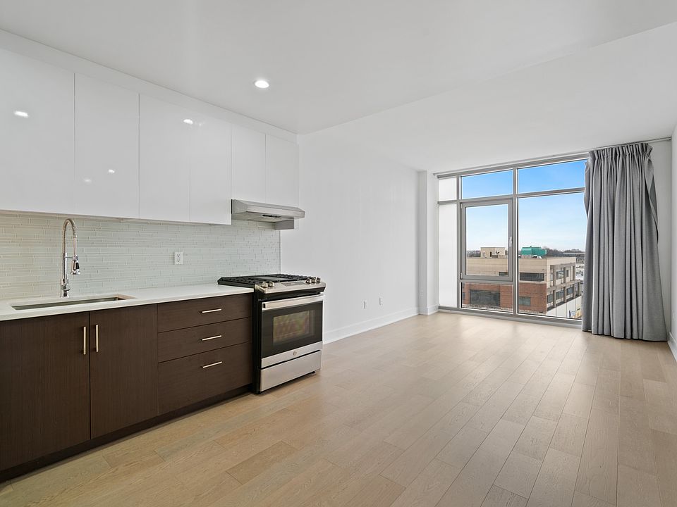 1st image of 50-11 Queens Blvd #203