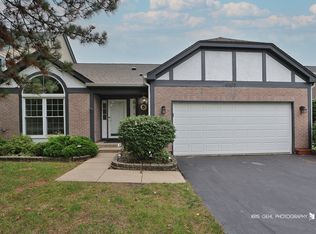 6109 Golfview Dr, Gurnee, IL