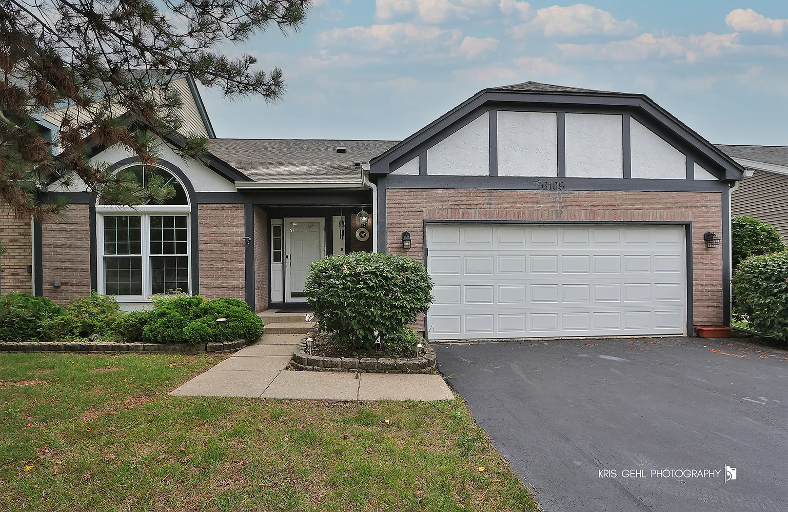 6109 Golfview Dr photo 1