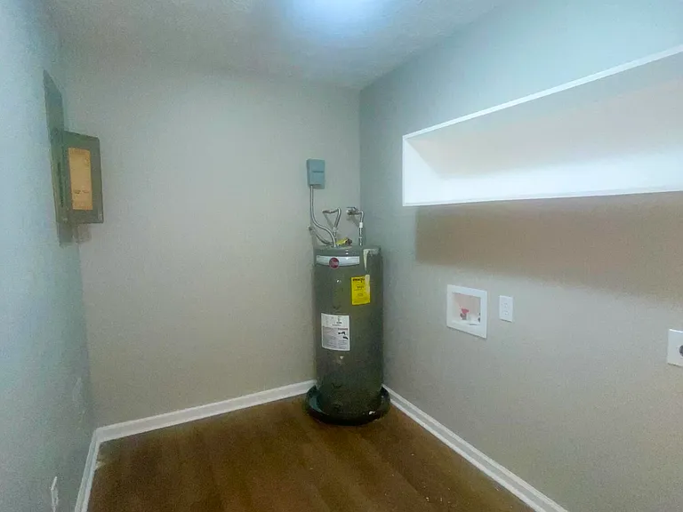 1079 Trent Blvd — Photo 11