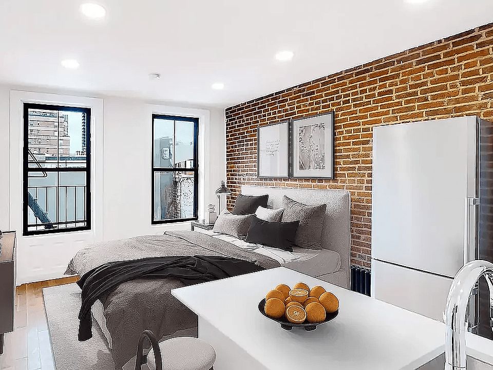 2nd image of 75 Pineapple St APT 5C