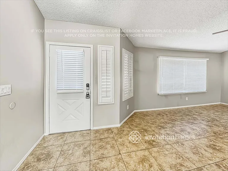 6526 N 69th Dr — Photo 7