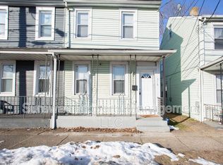 916 High St, Burlington, NJ 08016