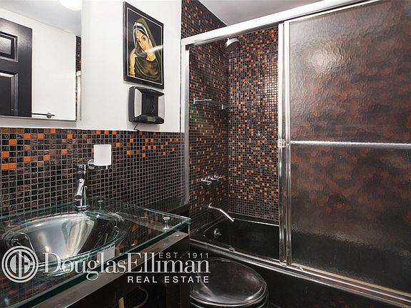 5th image of 200 President St APT 1