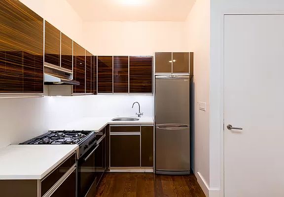 4th image of 1074 Bergen St #3B