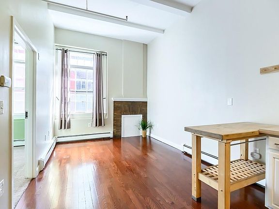 5th image of 18-22 Essex St #14