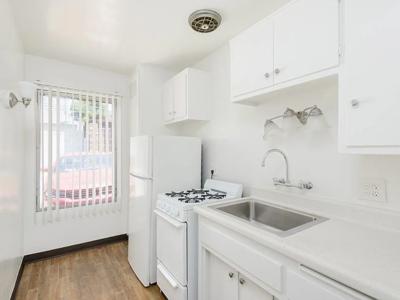 4th image of 7509 Herschel Ave