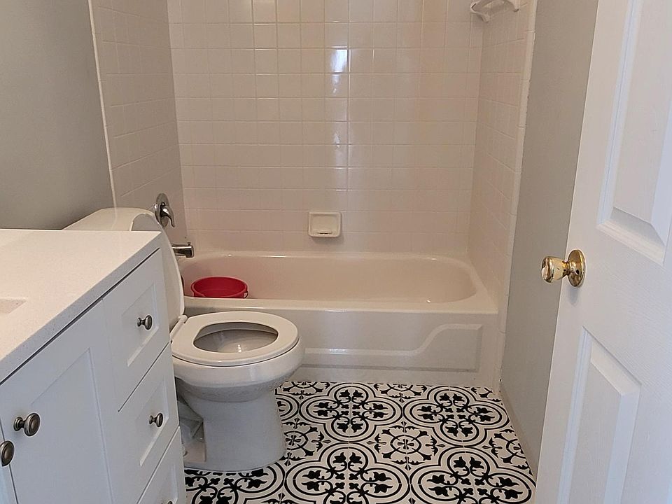 1st image of 1467 Grovehurst Dr