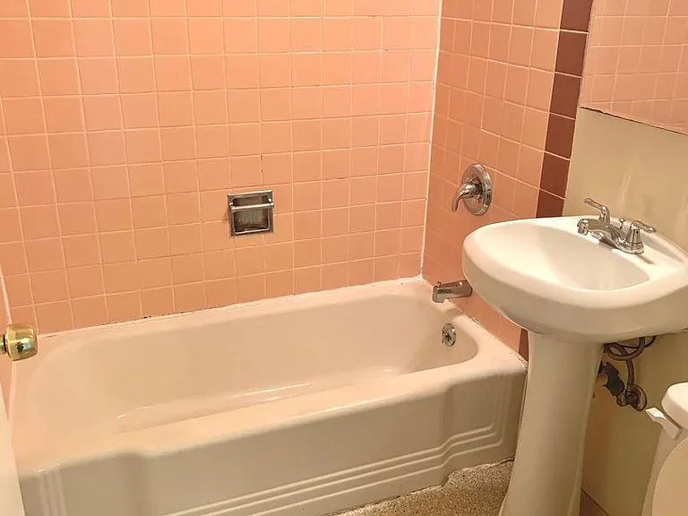 Campus Apartments — Photo 12