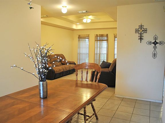 4th image of 142 Flores Dr