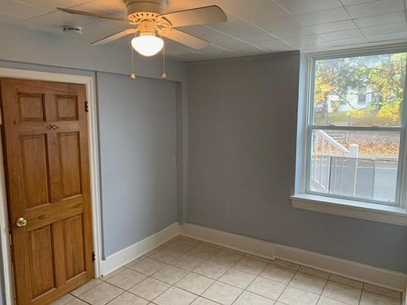 5th image of 436 W Washington St #6