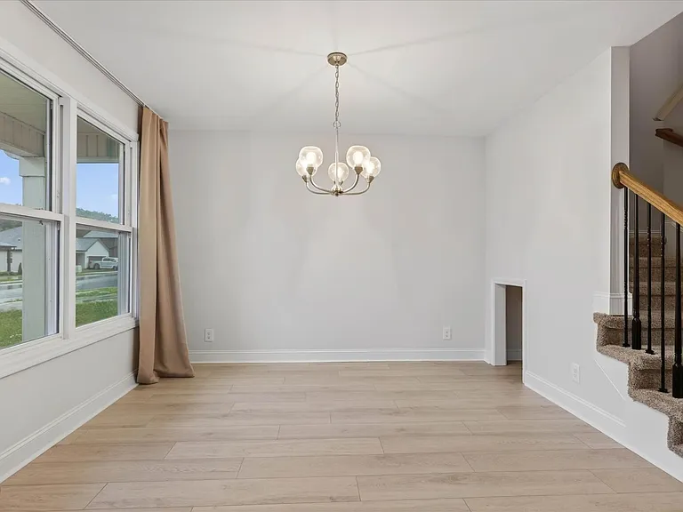 513 Herman Dr — Photo 7