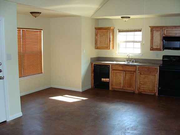 4th image of 115 Meadow Park Cir