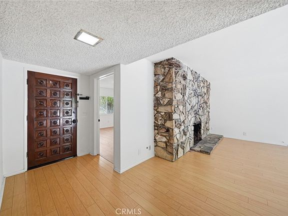 4th image of 5154 Crown Ave