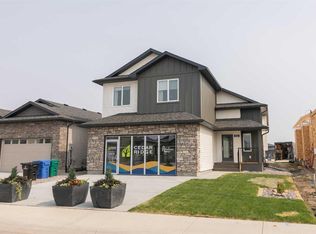 552 NW Riverhills Way W, Lethbridge, AB T1K 8H8