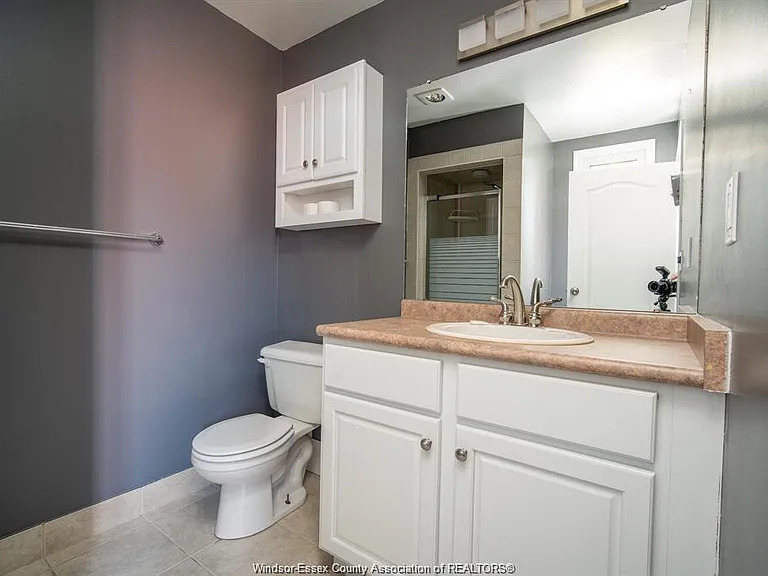 3925 Riverside Dr E — Photo 9