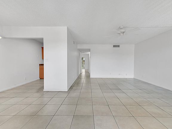 5th image of 700 Village Green Court #314